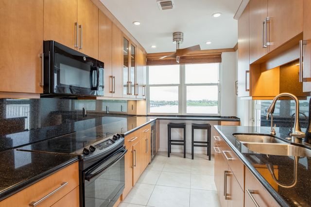 2860 S Ocean Boulevard 606, Palm Beach, FL 33480