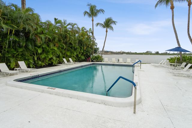 2860 S Ocean Boulevard 606, Palm Beach, FL 33480