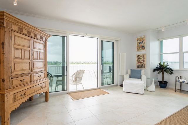 2860 S Ocean Boulevard 606, Palm Beach, FL 33480