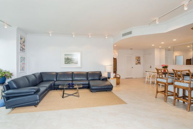 2860 S Ocean Boulevard 606, Palm Beach, FL 33480