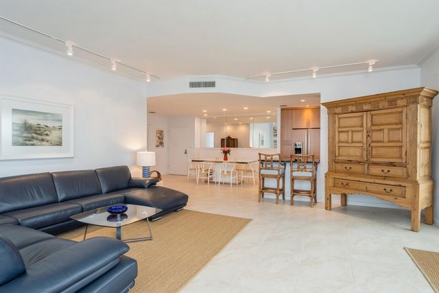 2860 S Ocean Boulevard 606, Palm Beach, FL 33480