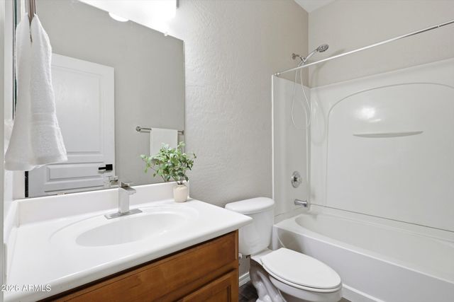 380 E MOUNTAIN VIEW Road, San Tan Valley, AZ 85143