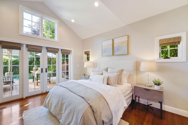 1201 University Drive, Menlo Park, CA 94025