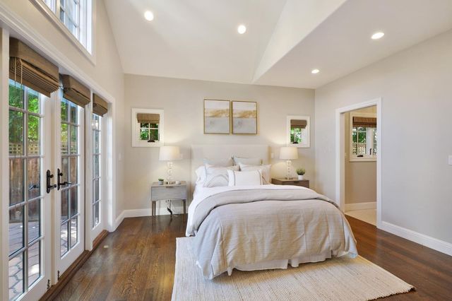 1201 University Drive, Menlo Park, CA 94025