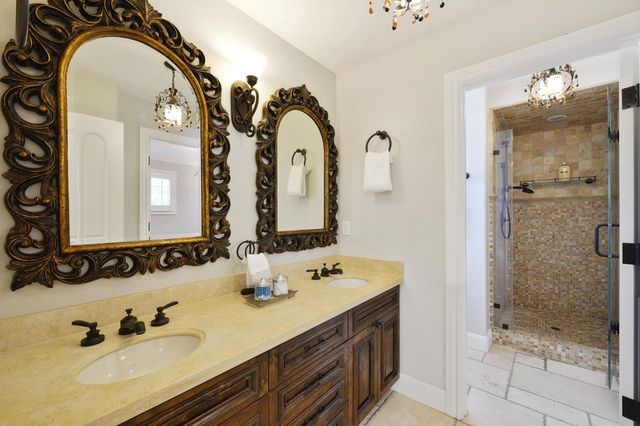 1201 University Drive, Menlo Park, CA 94025