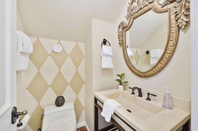 1201 University Drive, Menlo Park, CA 94025