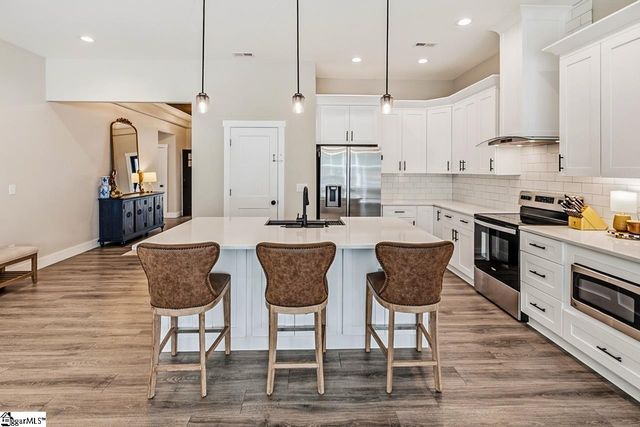 104 Harpers Ferry Court, Simpsonville, SC 29681