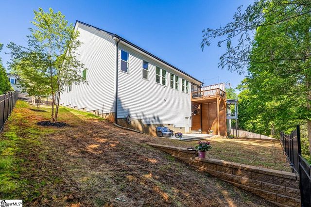 104 Harpers Ferry Court, Simpsonville, SC 29681