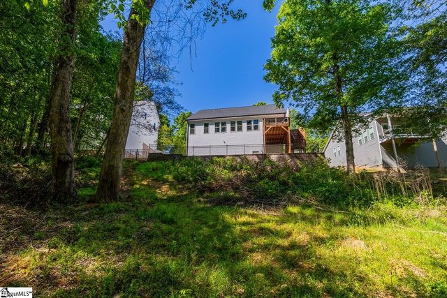 104 Harpers Ferry Court, Simpsonville, SC 29681