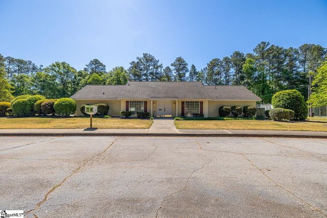 104 Harpers Ferry Court, Simpsonville, SC 29681