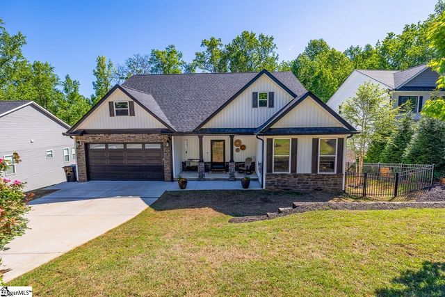 104 Harpers Ferry Court, Simpsonville, SC 29681