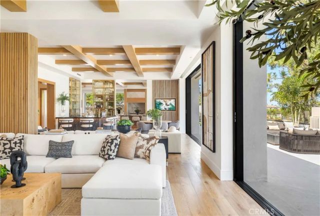 6 Pinehurst Ln, Newport Beach, CA 92660