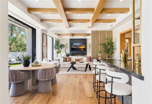 6 Pinehurst Ln, Newport Beach, CA 92660