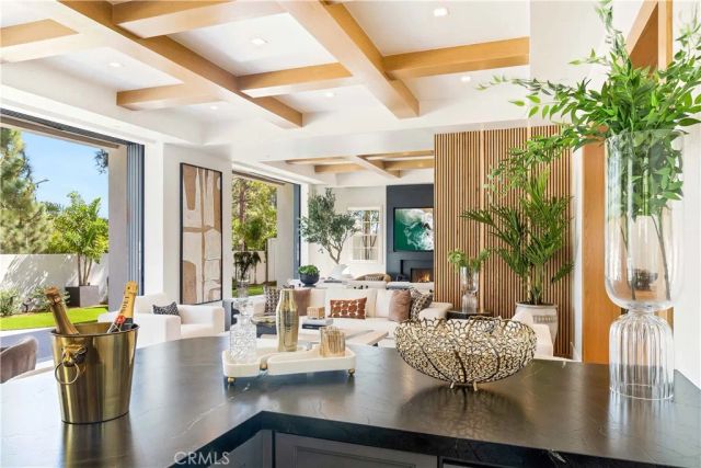 6 Pinehurst Ln, Newport Beach, CA 92660