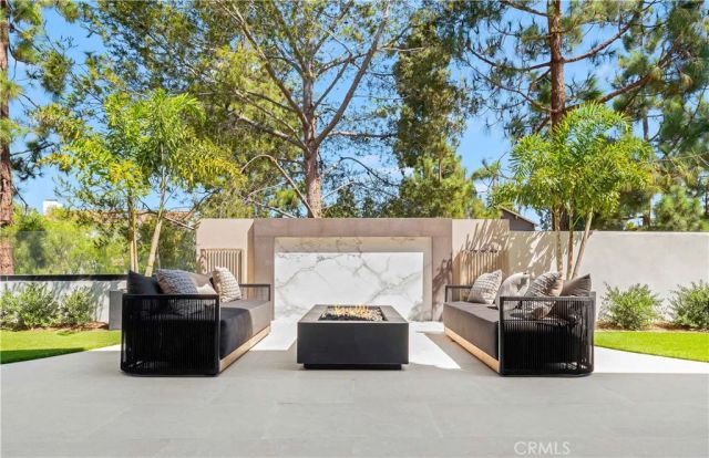 6 Pinehurst Ln, Newport Beach, CA 92660
