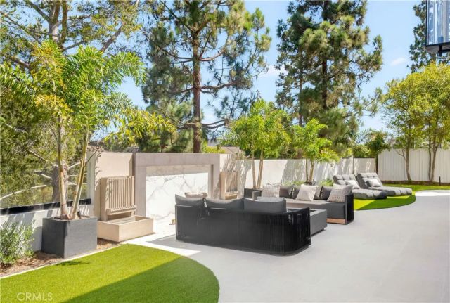 6 Pinehurst Ln, Newport Beach, CA 92660