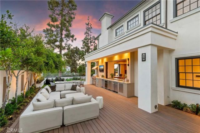 6 Pinehurst Ln, Newport Beach, CA 92660