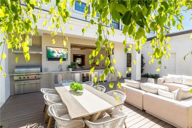 6 Pinehurst Ln, Newport Beach, CA 92660