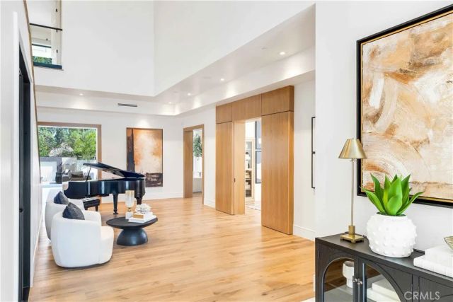 6 Pinehurst Ln, Newport Beach, CA 92660