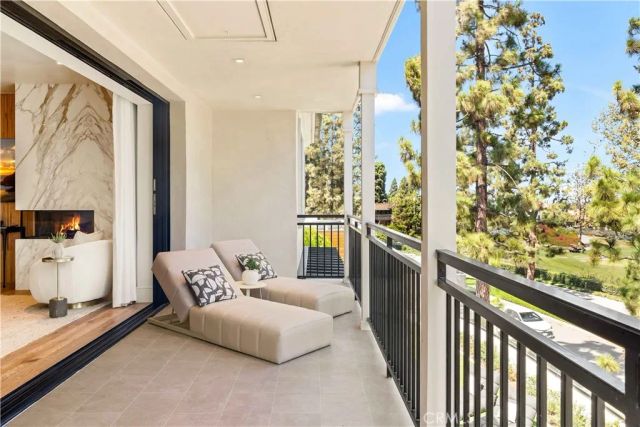 6 Pinehurst Ln, Newport Beach, CA 92660