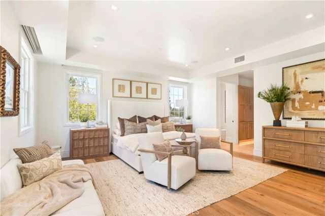 6 Pinehurst Ln, Newport Beach, CA 92660
