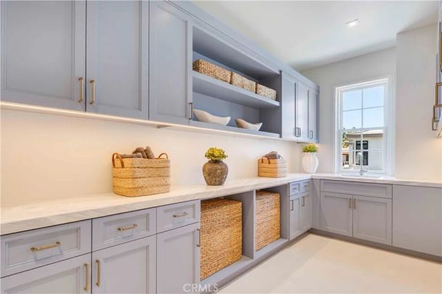 6 Pinehurst Ln, Newport Beach, CA 92660
