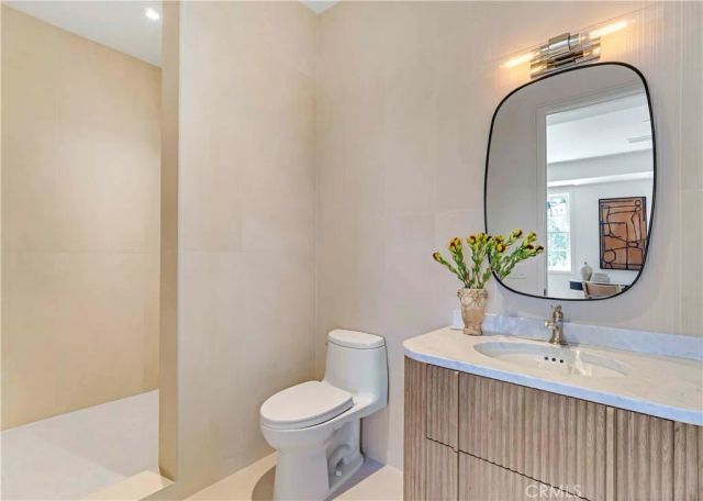 6 Pinehurst Ln, Newport Beach, CA 92660