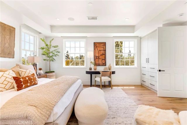6 Pinehurst Ln, Newport Beach, CA 92660