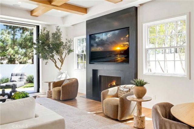 6 Pinehurst Ln, Newport Beach, CA 92660