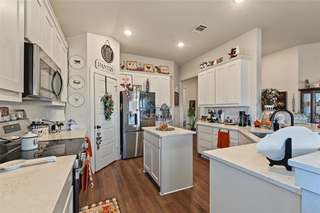 1400 Quail Creek Drive, Cleburne, TX 76033