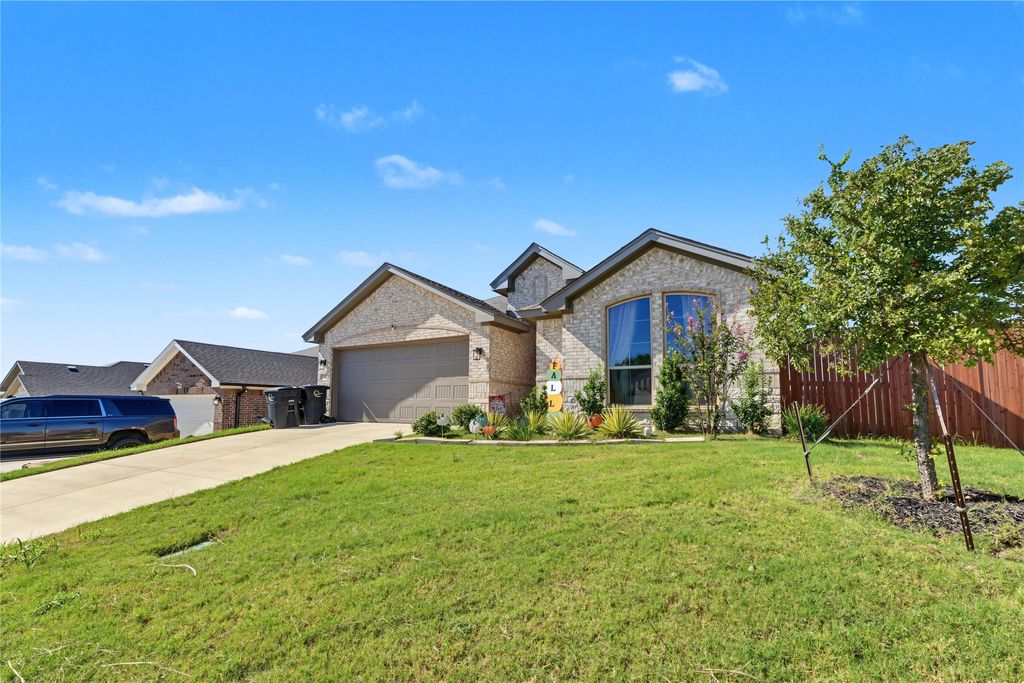 1400 Quail Creek Drive, Cleburne, TX 76033 — photo 2