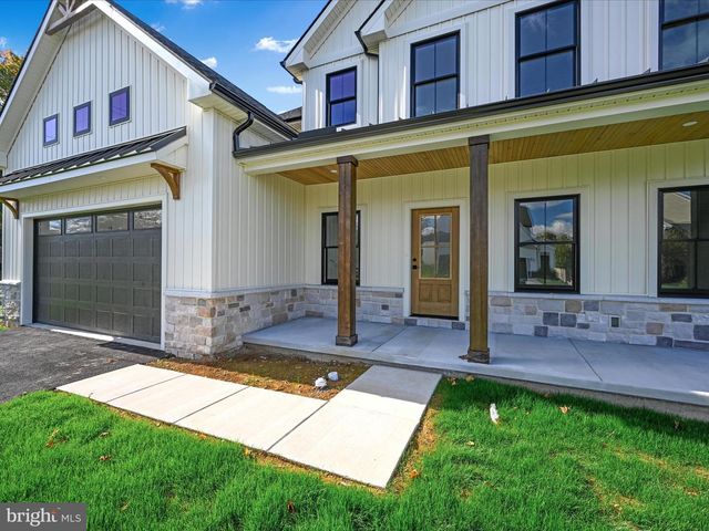 5780 WILD LILAC DR, East Petersburg, PA 17520