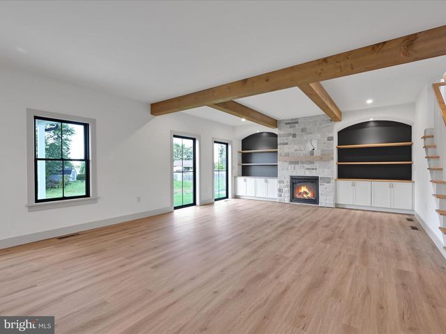 5780 WILD LILAC DR, East Petersburg, PA 17520