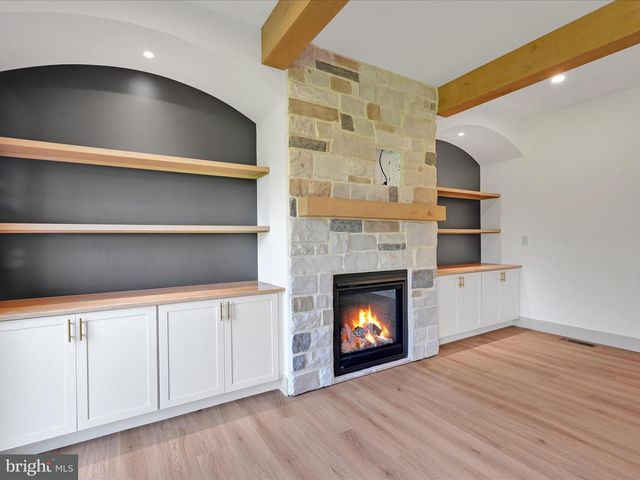 5780 WILD LILAC DR, East Petersburg, PA 17520