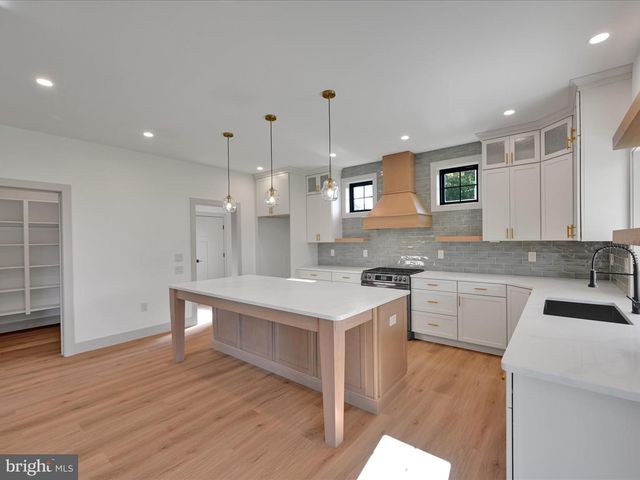 5780 WILD LILAC DR, East Petersburg, PA 17520