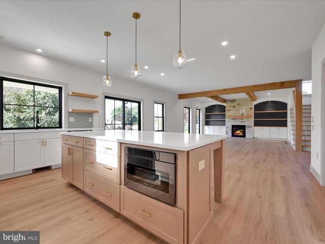 5780 WILD LILAC DR, East Petersburg, PA 17520