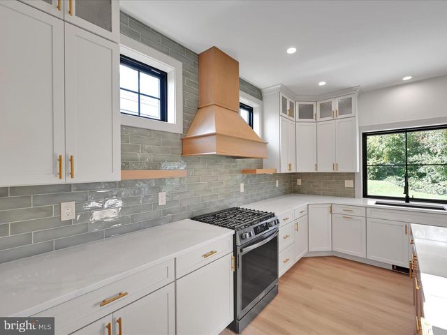 5780 WILD LILAC DR, East Petersburg, PA 17520