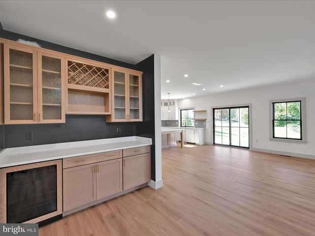 5780 WILD LILAC DR, East Petersburg, PA 17520