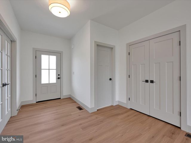 5780 WILD LILAC DR, East Petersburg, PA 17520