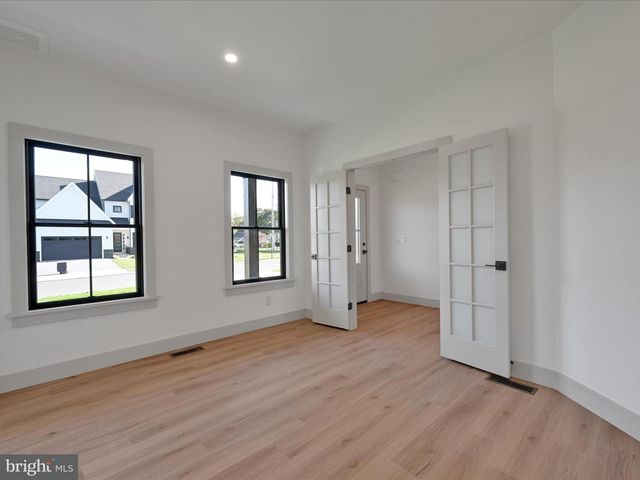 5780 WILD LILAC DR, East Petersburg, PA 17520