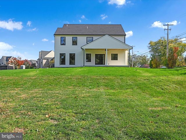 5780 WILD LILAC DR, East Petersburg, PA 17520