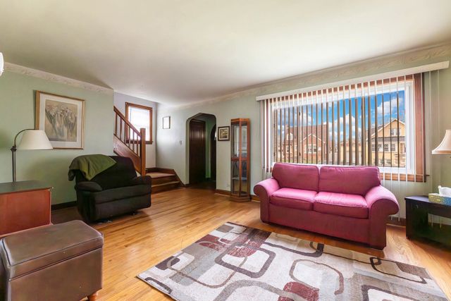 5255 S Menard Avenue, Chicago, IL 60638