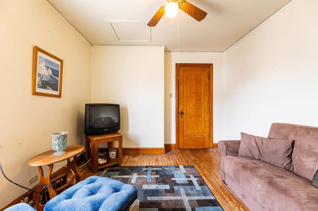 5255 S Menard Avenue, Chicago, IL 60638