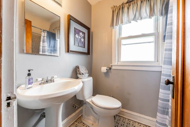 5255 S Menard Avenue, Chicago, IL 60638