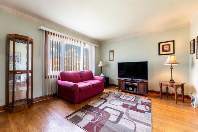 5255 S Menard Avenue, Chicago, IL 60638