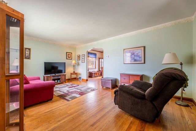 5255 S Menard Avenue, Chicago, IL 60638