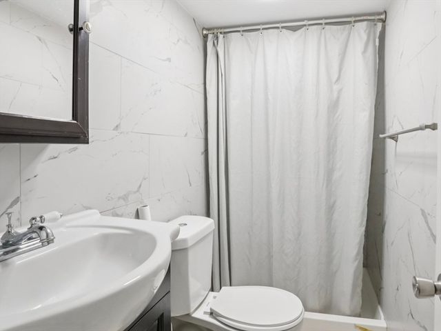 156 Lowell, Lexington, MA 02420