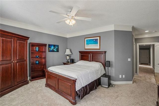 813 NE Sonora Valley Circle, Blue Springs, MO 64014