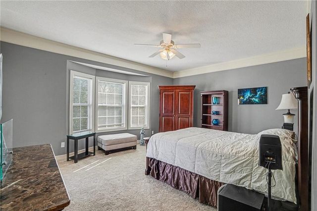 813 NE Sonora Valley Circle, Blue Springs, MO 64014