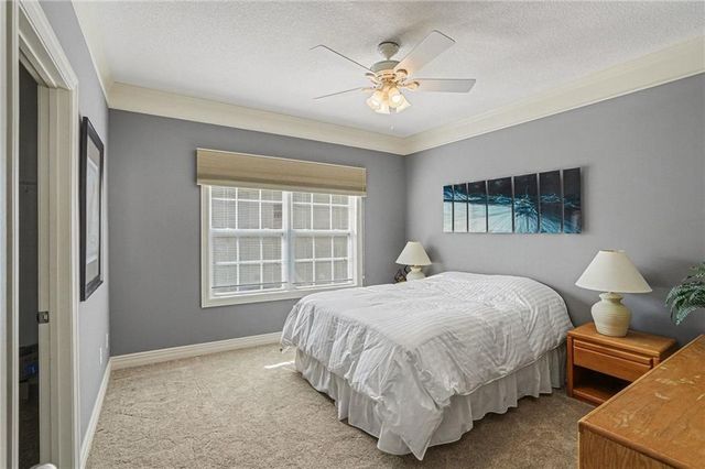 813 NE Sonora Valley Circle, Blue Springs, MO 64014